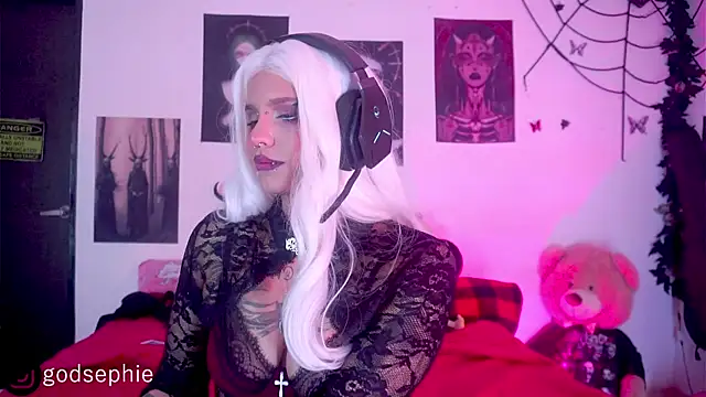 persephonee  online show from March 23, 2025, 2:04 am