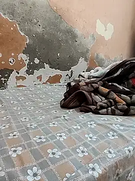 urrubybaby online show from March 11, 2025, 6:41 am