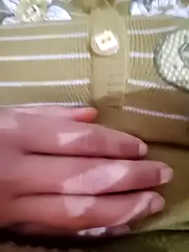 urrubybaby online show from February 16, 2025, 2:21 pm