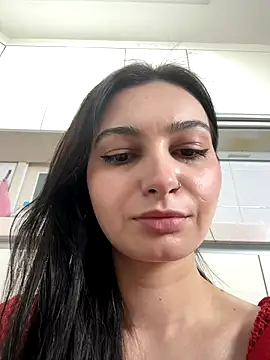 lunalovelee online show from January 7, 2026, 2:33 pm