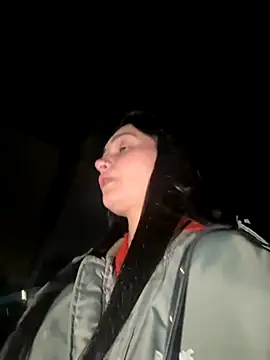 lunalovelee online show from September 30, 2025, 1:28 pm