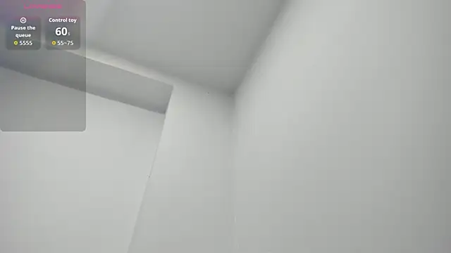 Snapshot of EmiliaRose_ chatting on October 11, 2025, 8:43 pm EmiliaRose online show from October 11, 2025, 8:43 pm