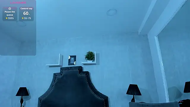 Snapshot of EmiliaRose_ chatting on October 12, 2025, 8:54 pm EmiliaRose online show from October 12, 2025, 8:54 pm