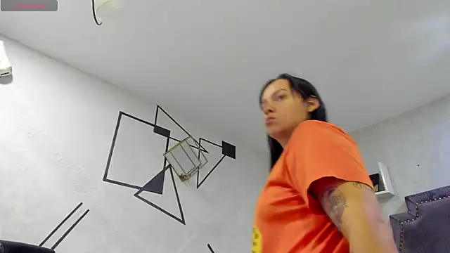 EmiliaRose  online show from January 11, 2026, 8:27 pm