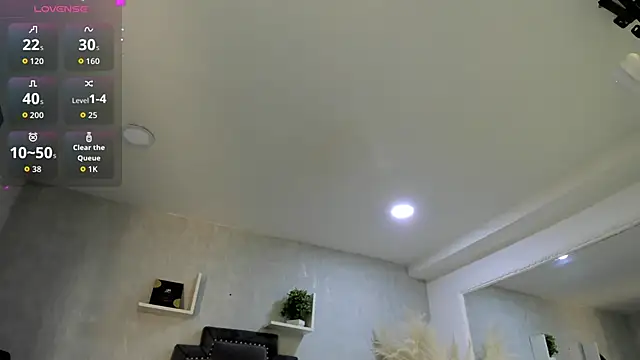 Snapshot of EmiliaRose_ chatting on February 2, 2026, 8:52 pm EmiliaRose online show from February 2, 2026, 8:52 pm