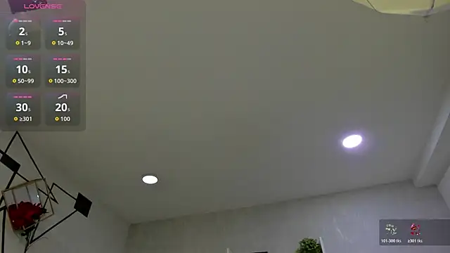 Snapshot of EmiliaRose_ chatting on October 28, 2025, 8:52 pm EmiliaRose online show from October 28, 2025, 8:52 pm