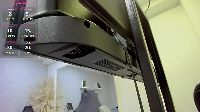 Snapshot of EmiliaRose_ chatting on March 2, 2026, 9:11 pm EmiliaRose online show from March 2, 2026, 9:11 pm