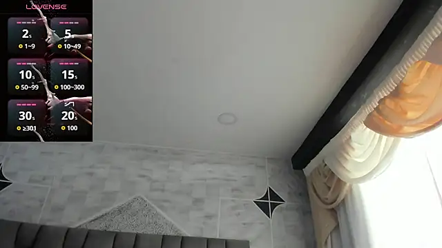 Snapshot of EmiliaRose_ chatting on October 1, 2025, 9:07 pm EmiliaRose online show from October 1, 2025, 9:07 pm