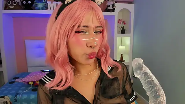 Snapshot of miss___megan chatting on November 7, 2025, 6:12 pm miss megan online show from November 7, 2025, 6:12 pm