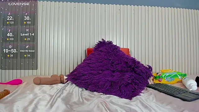 Aida-nicolle online show from February 19, 2025, 1:39 pm