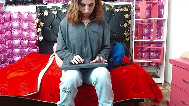 poisondost hot online show from February 17, 2025, 4:50 pm