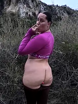 Snapshot of Mona_Plus chatting on October 7, 2025, 6:25 am Mona Plus online show from October 7, 2025, 6:25 am