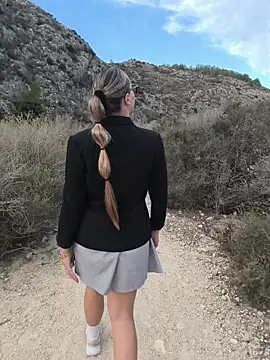 Snapshot of Mona_Plus chatting on October 24, 2025, 6:56 am Mona Plus online show from October 24, 2025, 6:56 am