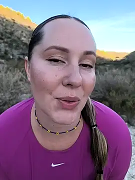 Snapshot of Mona_Plus chatting on September 13, 2025, 6:24 am Mona Plus online show from September 13, 2025, 6:24 am