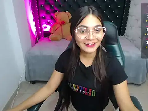 ariana miller m online show from March 21, 2025, 10:06 pm