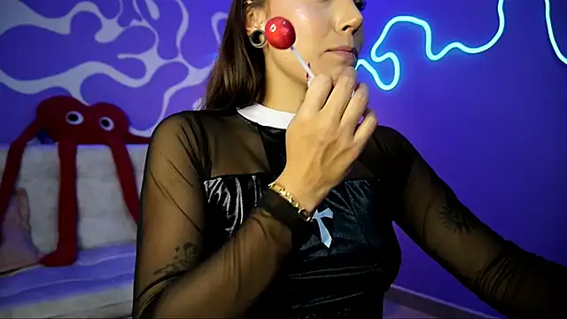 verosmit1 online show from November 3, 2025, 9:51 pm