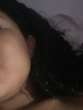 Snapshot of KylieGomeez chatting on October 26, 2025, 6:19 pm KylieGomeez online show from October 26, 2025, 6:19 pm