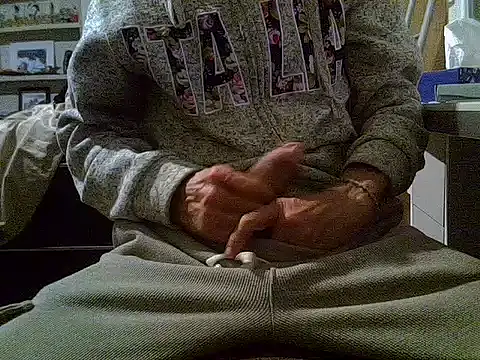 Snapshot of createur34 chatting on October 2, 2025, 8:01 pm createur34 online show from October 2, 2025, 8:01 pm