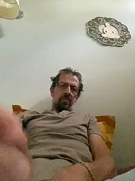 createur34 online show from May 16, 2026, 5:17 am