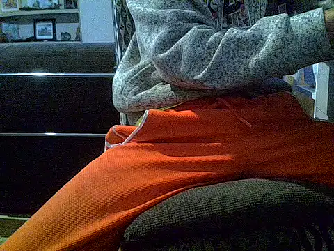 Snapshot of createur34 chatting on October 5, 2025, 5:14 pm createur34 online show from October 5, 2025, 5:14 pm