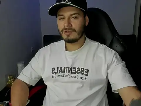 ragnar lothbrok777 online show from April 2, 2026, 3:35 am