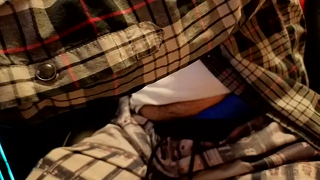 strongdude212 online show from October 25, 2025, 7:18 am