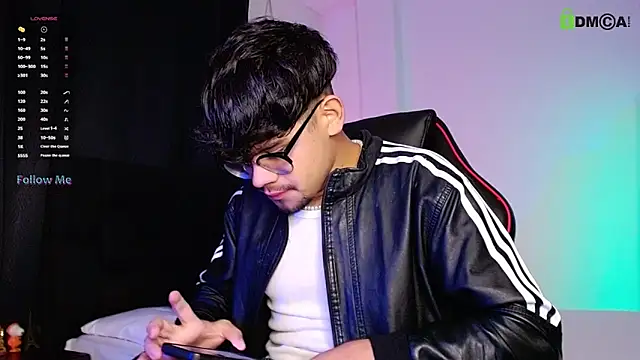 isaac-saenz online show from October 21, 2025, 12:11 am