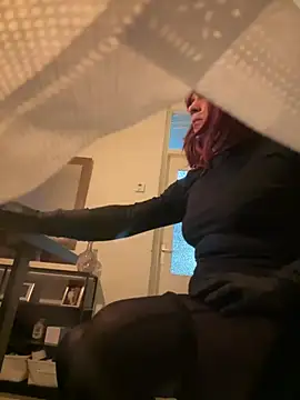 Bleueyez007 online show from April 21, 2026, 9:54 pm