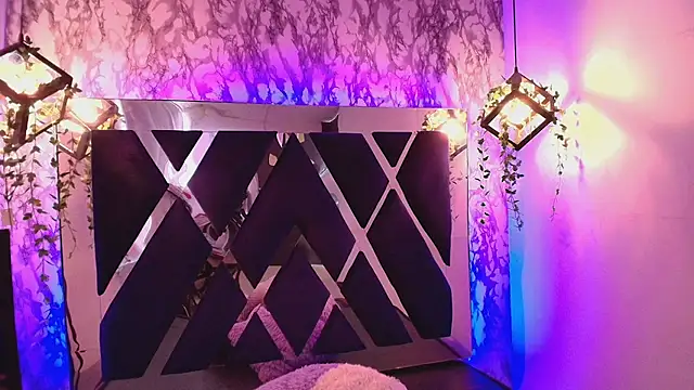 charlotte bluee online show from November 3, 2025, 12:20 pm