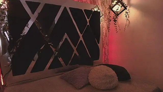 charlotte bluee online show from September 30, 2025, 6:47 pm