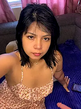 ZafiroKlein online show from December 5, 2025, 7:34 pm