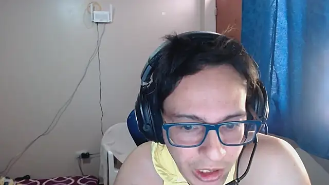 Snapshot of cholitohermoso chatting on February 13, 2025, 3:45 pm cholitohermoso online show from February 13, 2025, 3:45 pm