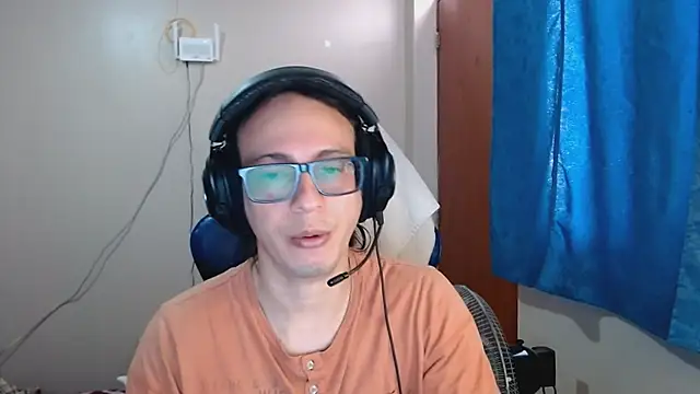 Snapshot of cholitohermoso chatting on March 11, 2025, 3:56 pm cholitohermoso online show from March 11, 2025, 3:56 pm