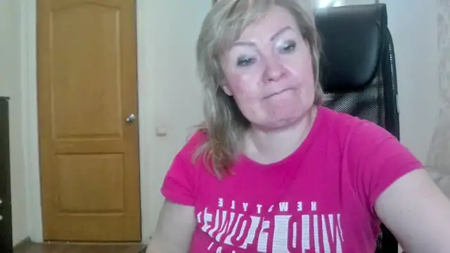 Snapshot of Victoria_secrets_ chatting on June 3, 2026, 6:01 pm Victoria secrets online show from June 3, 2026, 6:01 pm
