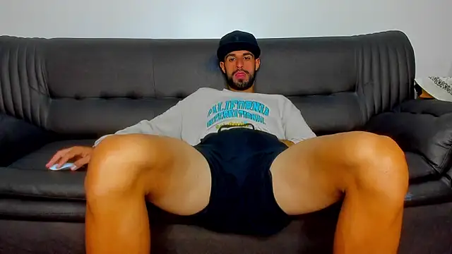 Snapshot of sexyhotmusclesforyou1 chatting on November 5, 2025, 4:59 am sexyhotmusclesforyou1 online show from November 5, 2025, 4:59 am