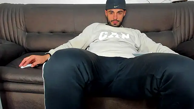 sexyhotmusclesforyou1 online show from March 15, 2025, 11:28 pm