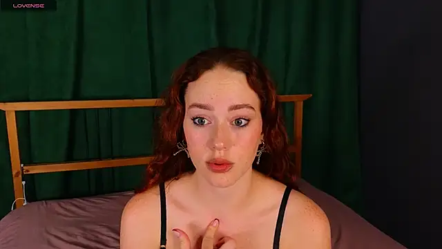 Snapshot of StacyWatts chatting on September 23, 2025, 8:49 pm StacyWatts online show from September 23, 2025, 8:49 pm