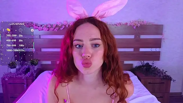 Snapshot of StacyWatts chatting on September 19, 2025, 8:13 pm StacyWatts online show from September 19, 2025, 8:13 pm