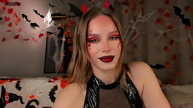 Snapshot of TaiteBayles chatting on October 30, 2025, 1:37 am TaiteBayles online show from October 30, 2025, 1:37 am