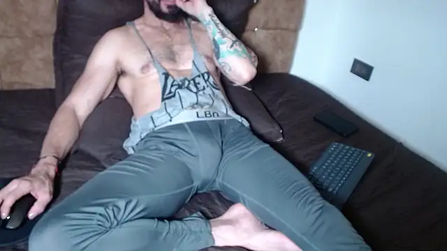 Snapshot of Valentino_0 chatting on February 24, 2026, 4:30 pm Valentino 0 online show from February 24, 2026, 4:30 pm