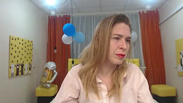 TessaDaybreak online show from September 18, 2025, 6:38 am