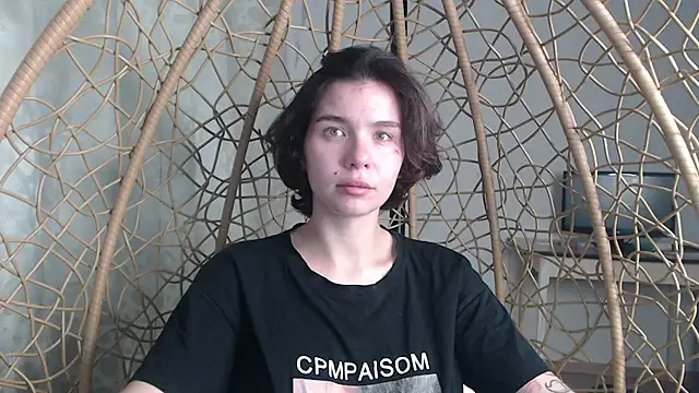 Snapshot of Anna-Sun chatting on October 10, 2025, 7:47 pm Anna-Sun online show from October 10, 2025, 7:47 pm