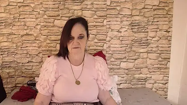 Snapshot of LuciousGrace chatting on September 18, 2025, 5:32 am LuciousGrace online show from September 18, 2025, 5:32 am