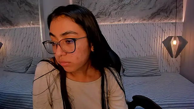 lucelly 15 online show from March 11, 2025, 2:51 pm