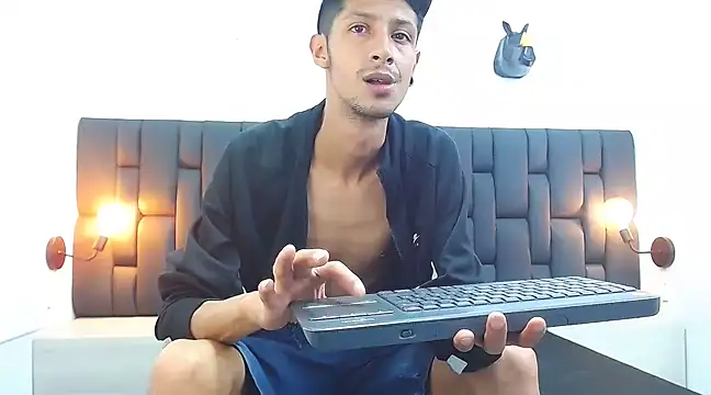 Dangerous dogg online show from February 26, 2025, 6:37 pm