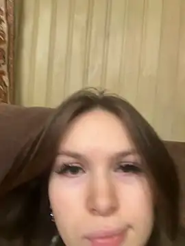 -Amora online show from December 3, 2025, 12:15 pm