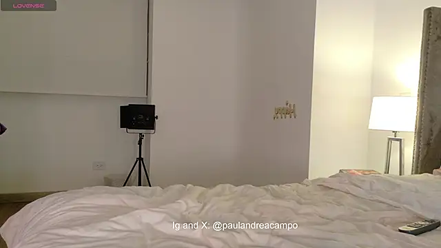 Snapshot of PauLaaCam chatting on October 19, 2025, 12:24 am PauLaaCam online show from October 19, 2025, 12:24 am