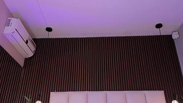 MelanieHillss online show from April 10, 2026, 4:08 am