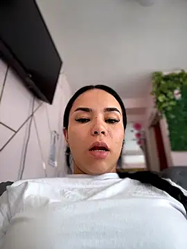 Naatalia online show from February 3, 2026, 6:13 pm