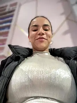 Snapshot of Naatalia chatting on October 20, 2025, 10:10 pm Naatalia online show from October 20, 2025, 10:10 pm